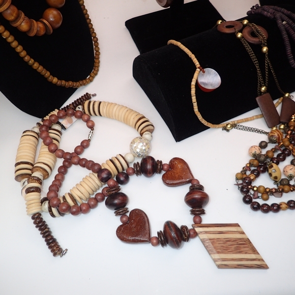 Custom Wood/ Bead jewelry bundle - Picture 4 of 7